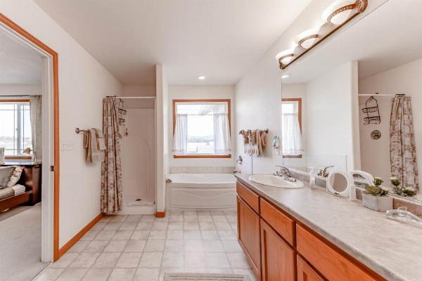 Crescent City Beach House image 20