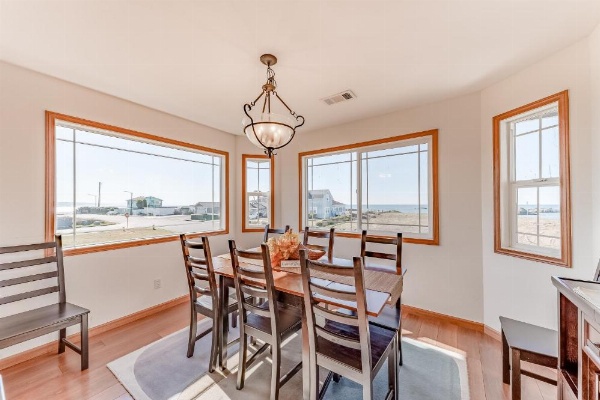 Crescent City Beach House image 30